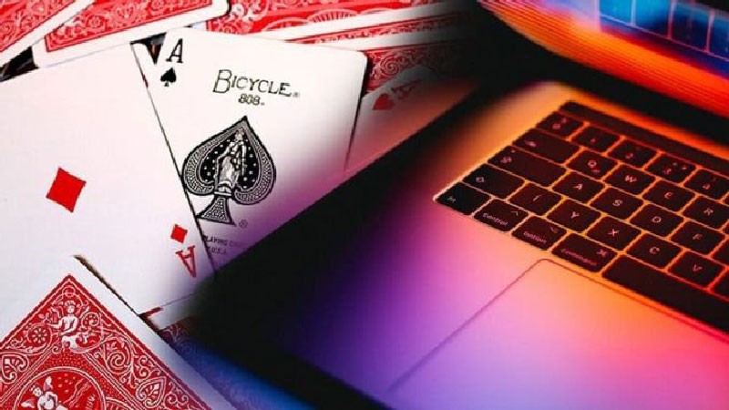 논리 또는 직관: 어떤 온라인 포커 게임이 최고입니까?
